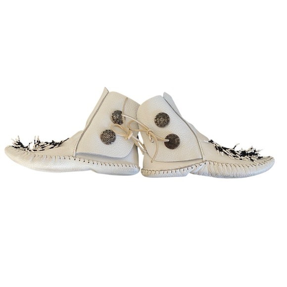 Taos Vintage Native American Hand Beaded Concho Ties Leather Moccasins Sz 9.5 - Picture 8 of 14
